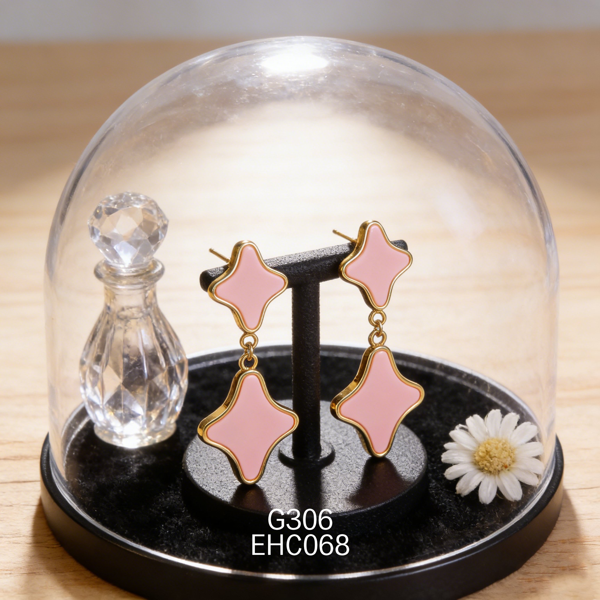 电镀黄金双平菱形女皇贝耳环