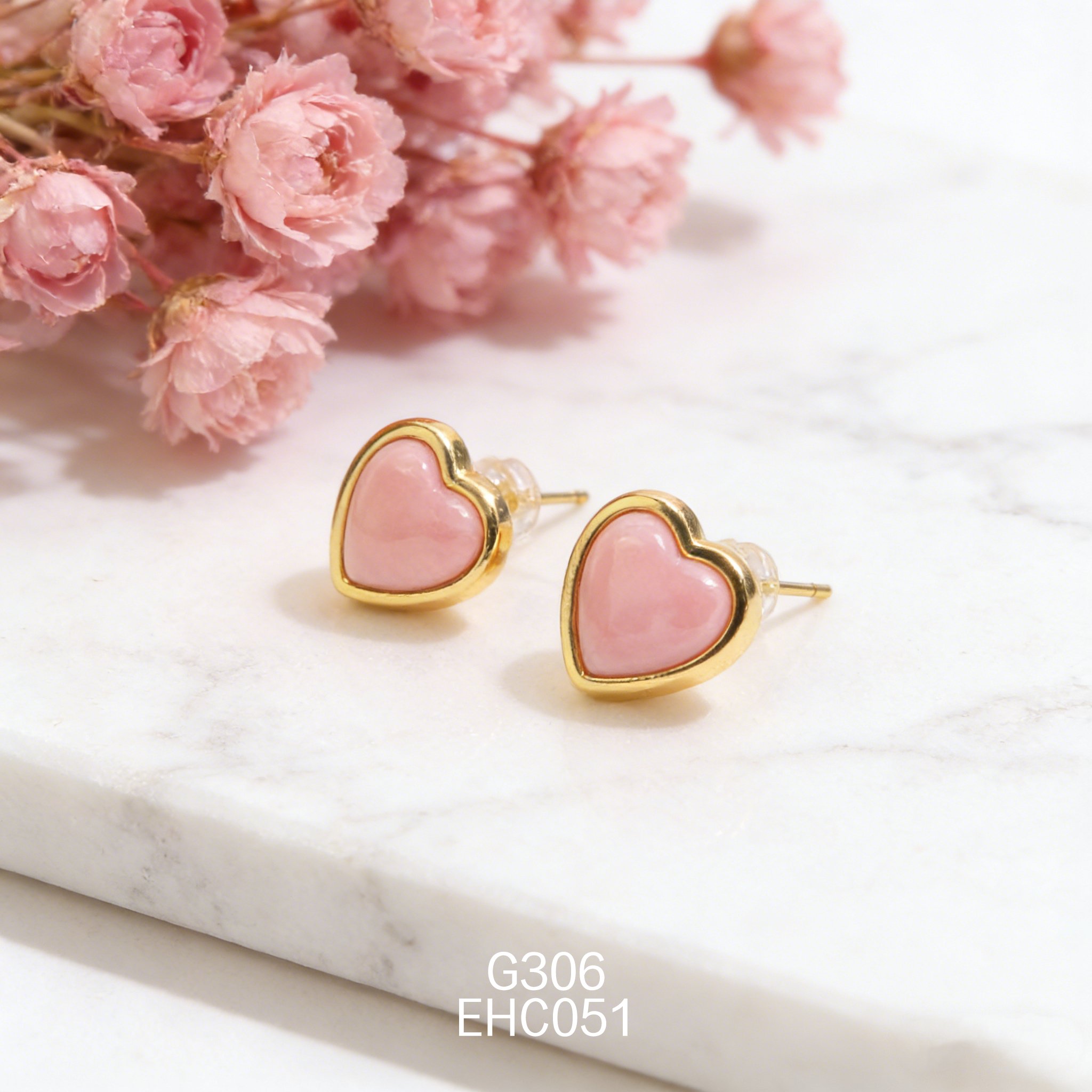 電鍍黃金心形女皇貝耳環