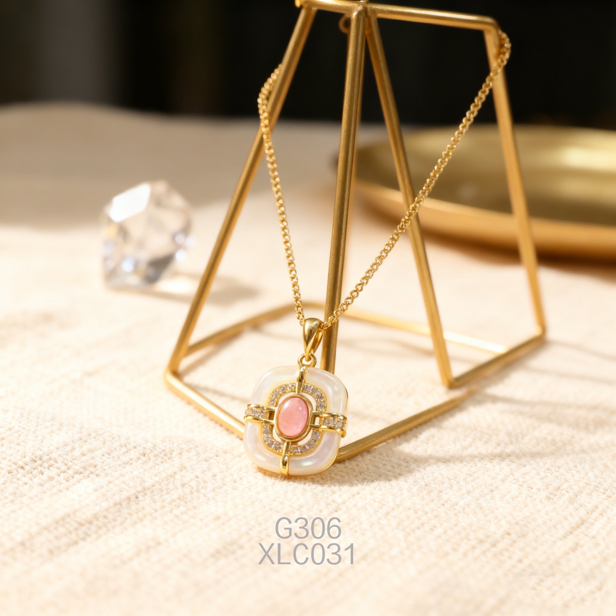 電鍍黃金宮廷風白貝+女皇貝項鍊