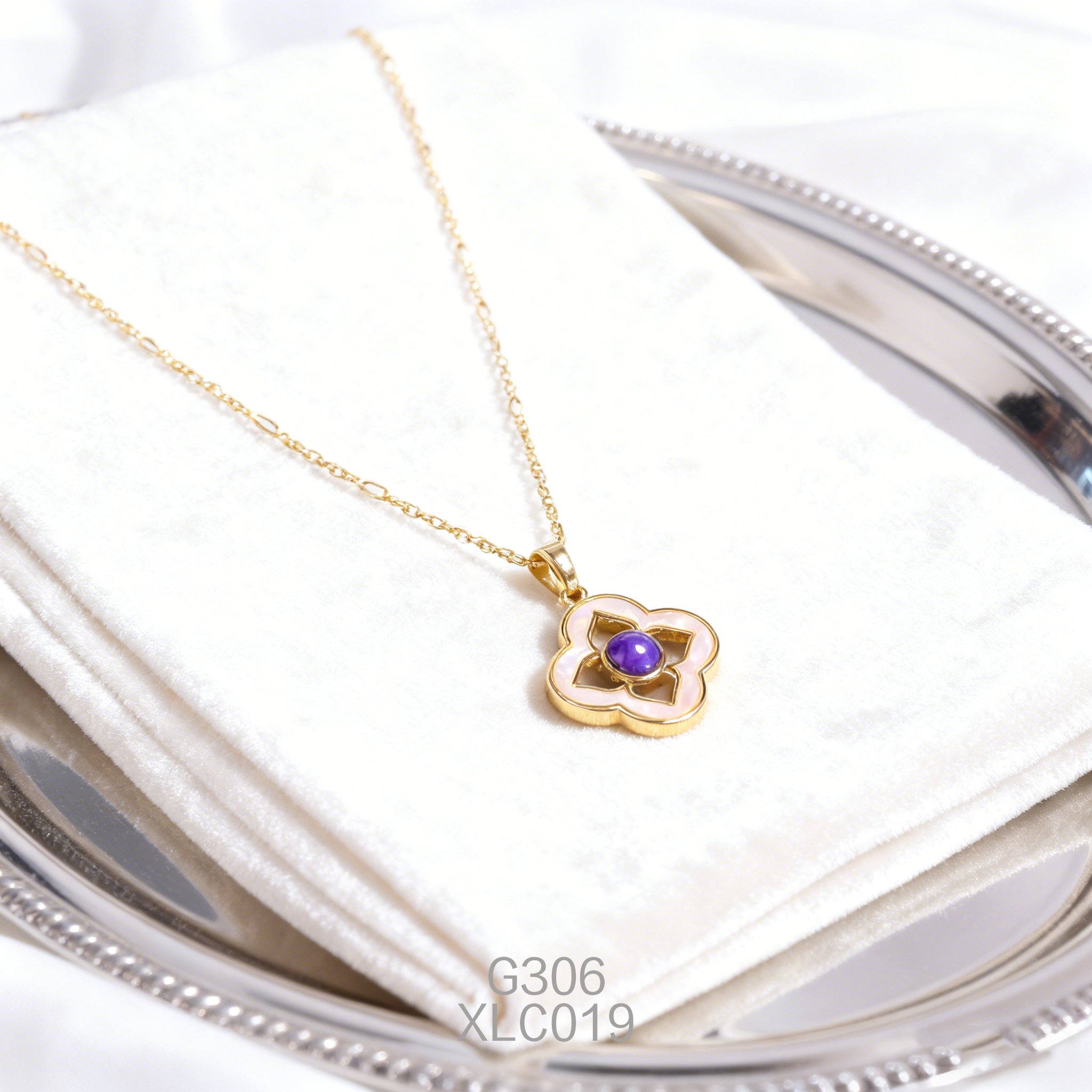 電鍍黃金 18 x 2mm 白貝 + 6 x 3mm 青金項鍊