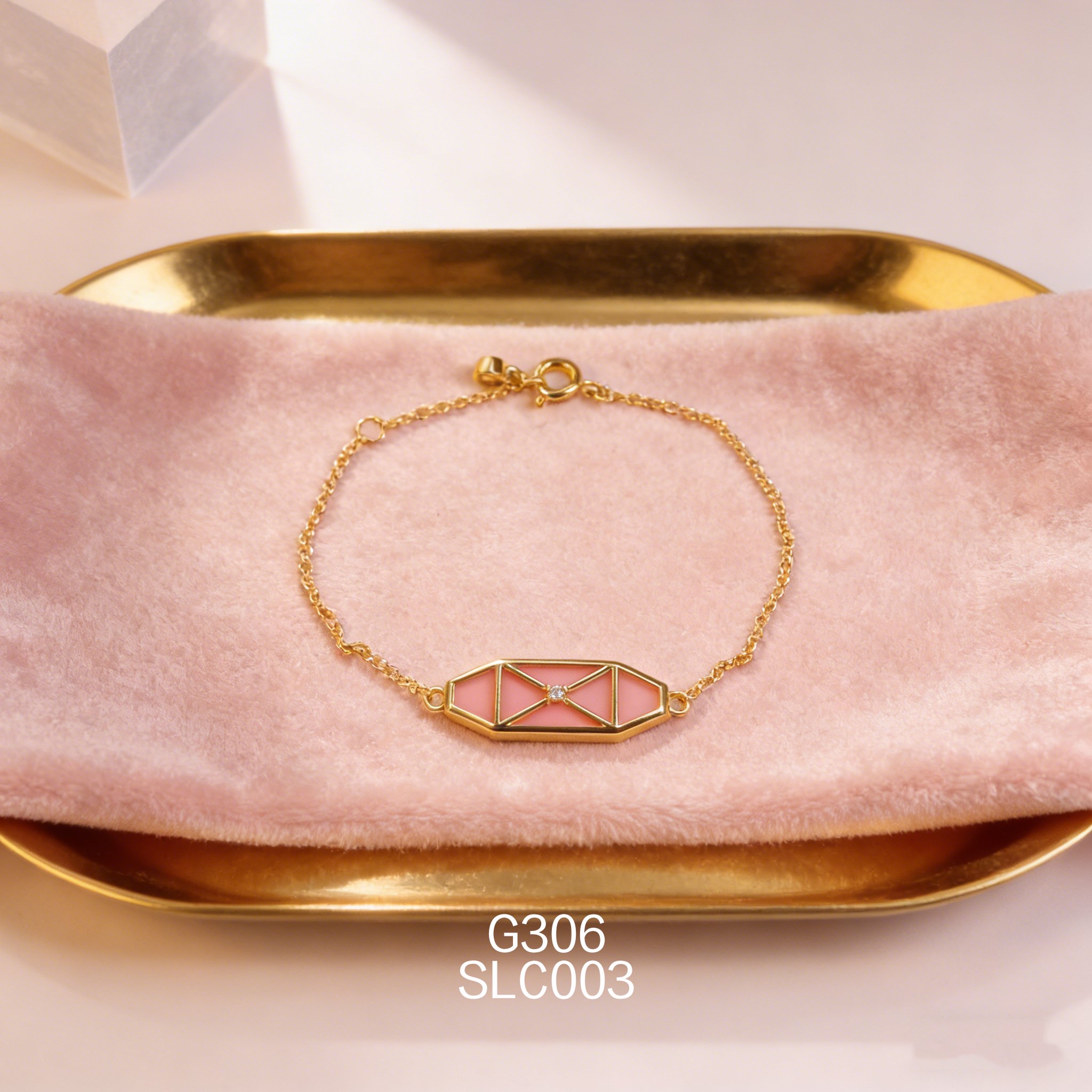 電鍍黃金六角女皇貝手鏈