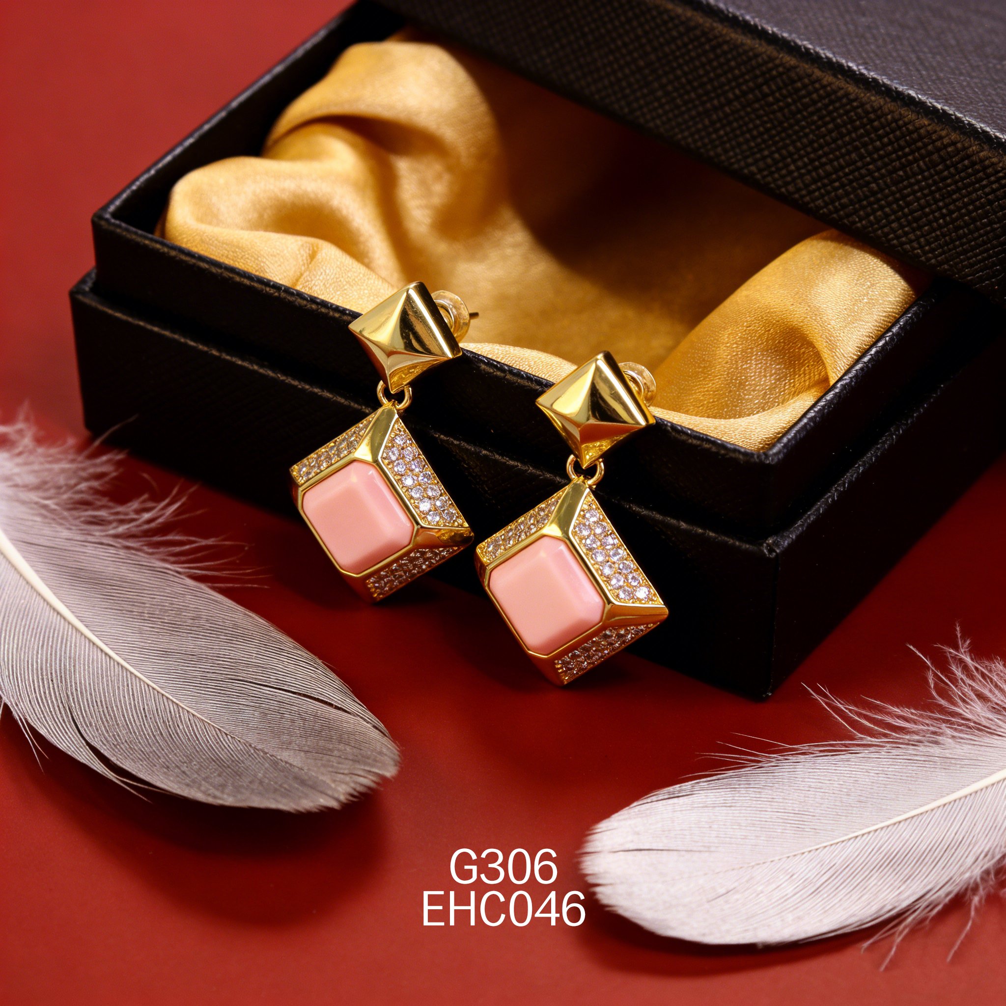 電鍍黃金 10 x 10mm 鋯石方形女皇貝耳環