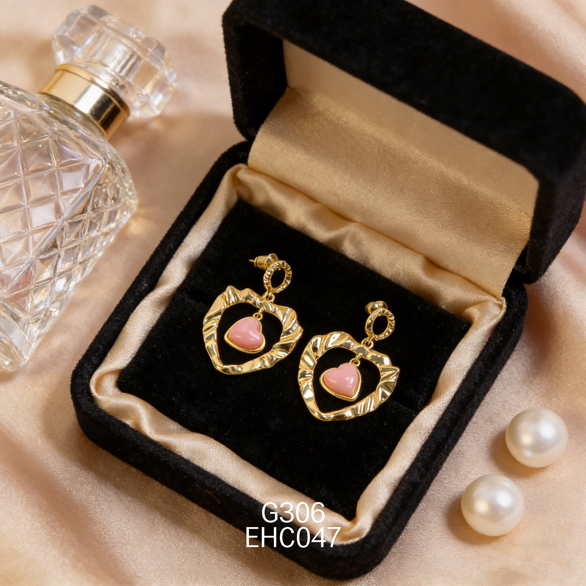 電鍍黃金女皇貝耳環