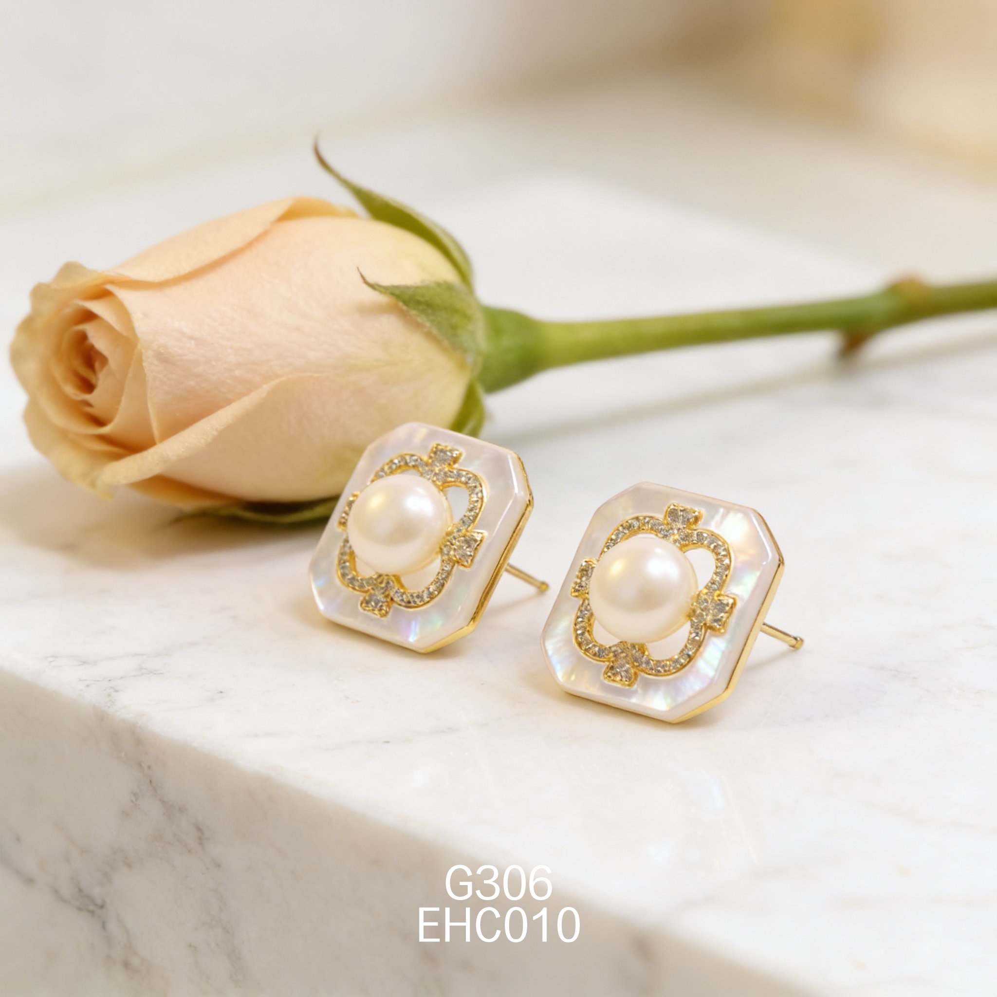 電鍍黃金白貝 18ｘ18mm 方塊珍珠耳環