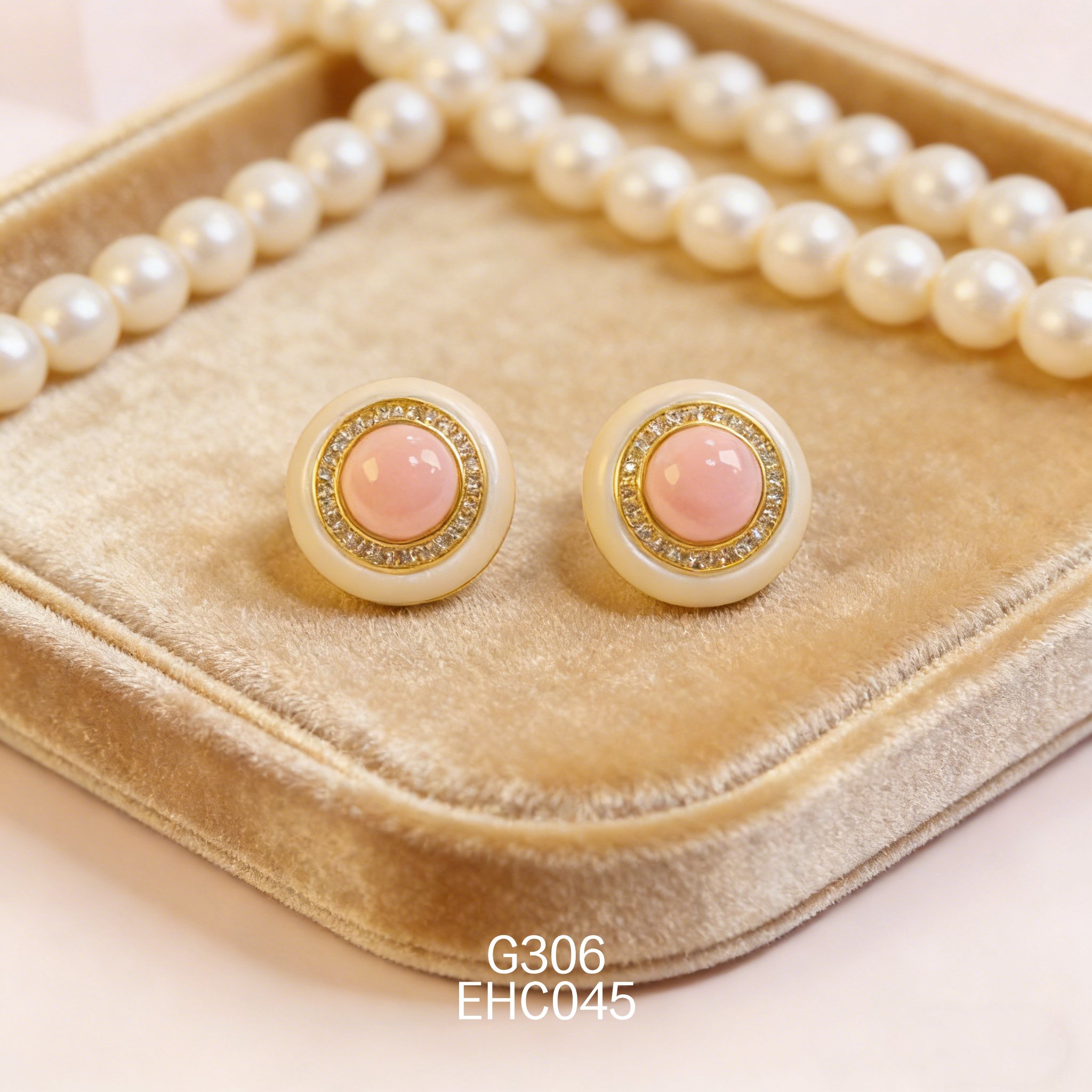 電鍍黃金16白貝 + 8mm 女皇貝鋯石耳環