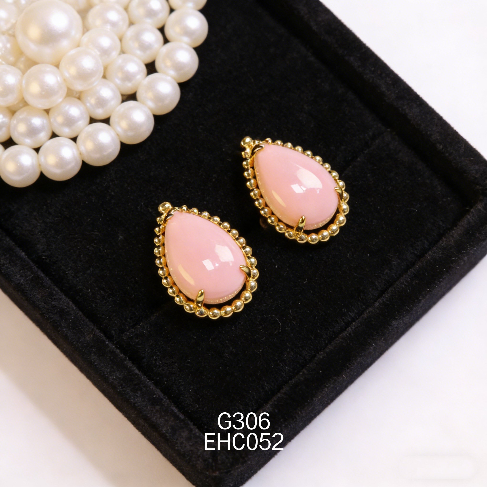 電鍍黃金女皇貝耳環