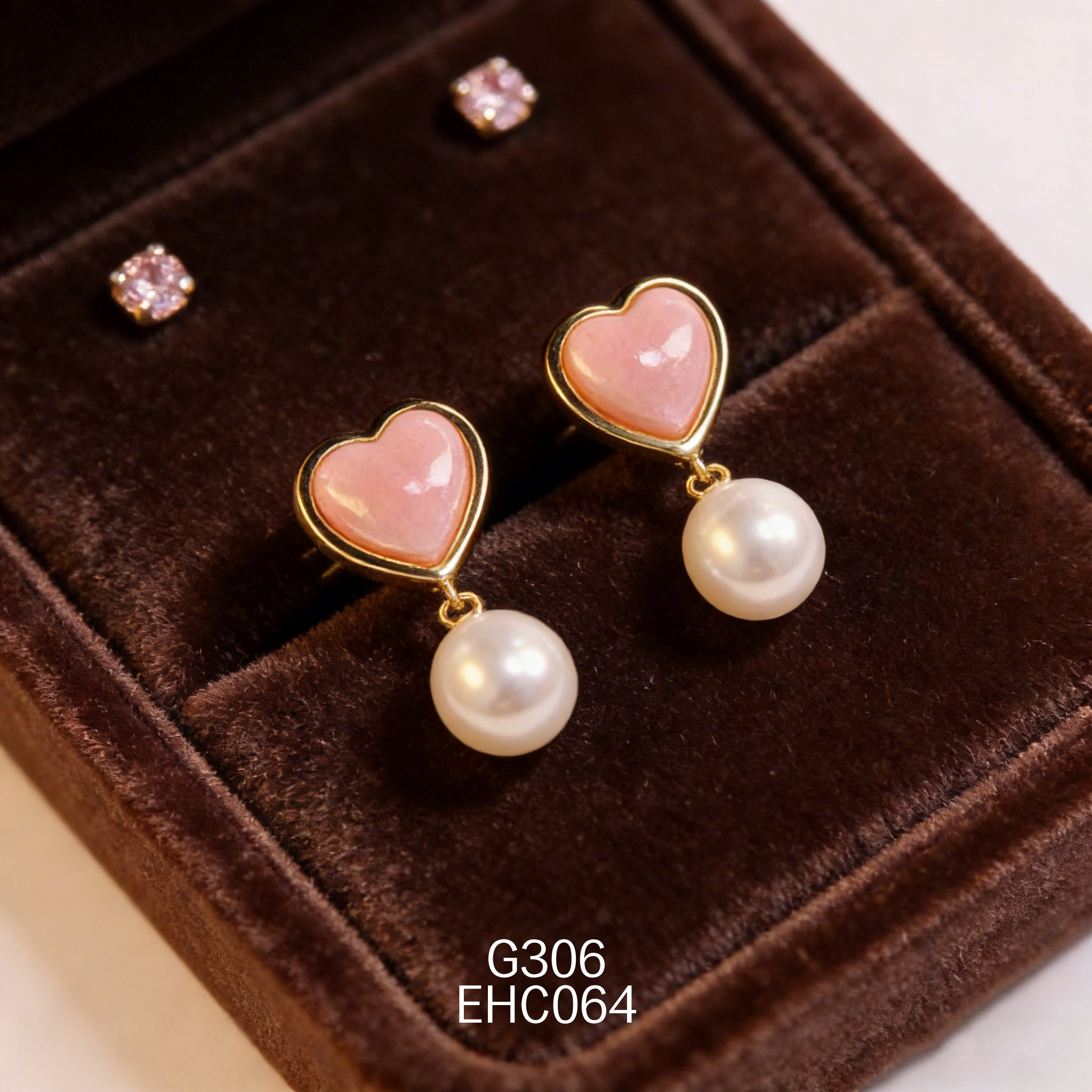 電鍍黃金女皇貝珍珠耳環