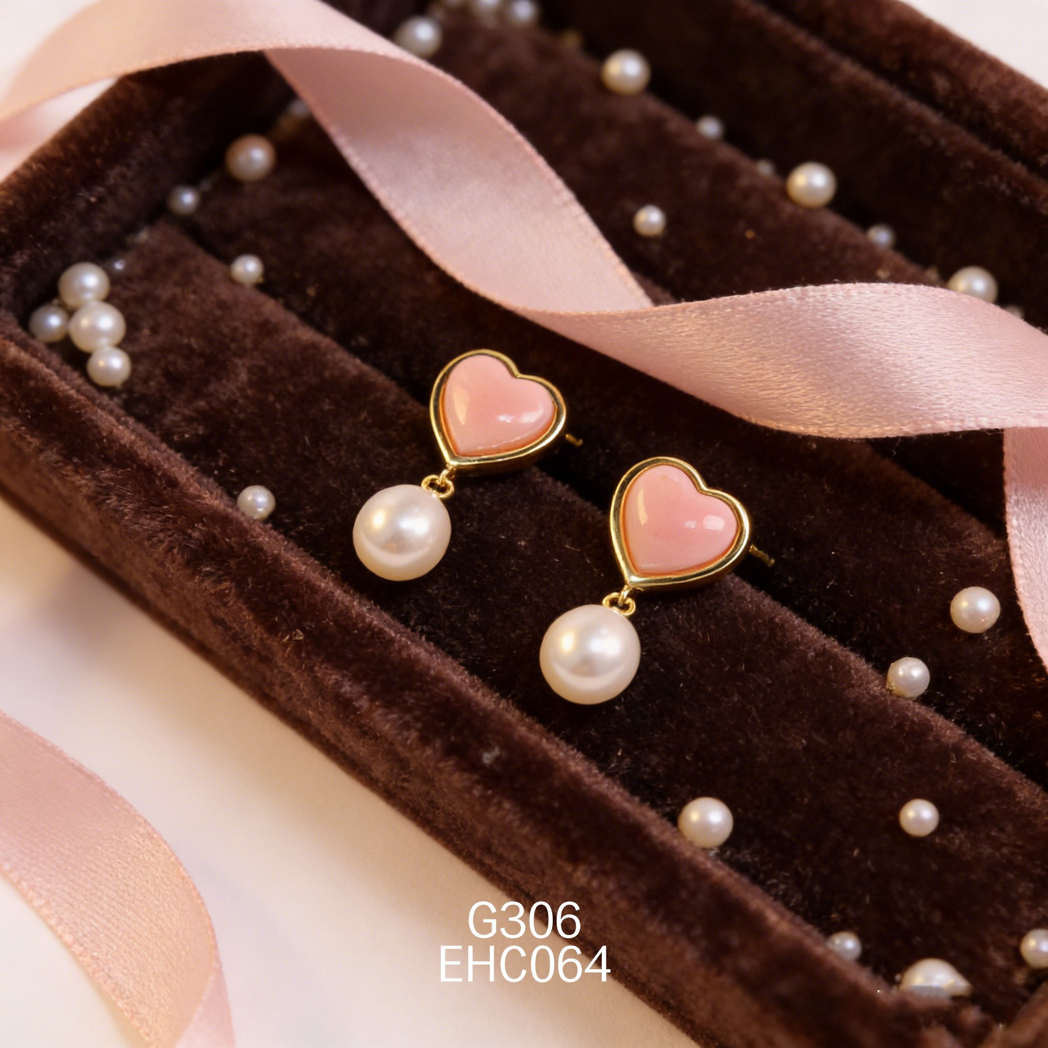 電鍍黃金女皇貝珍珠耳環