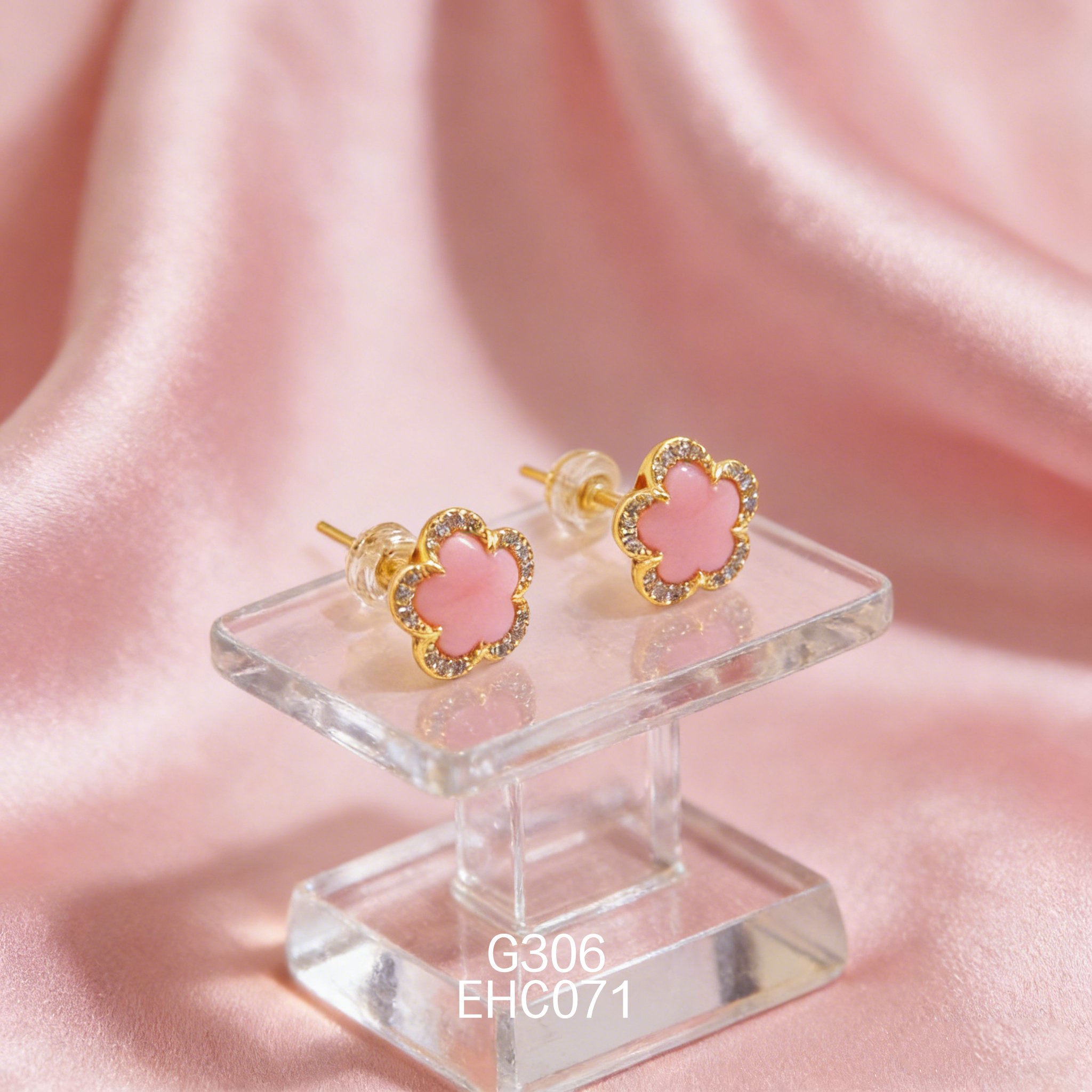 電鍍黃金女皇貝耳環